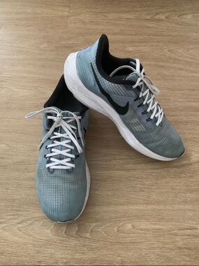 Nike Pegasus 39 Men’s Athletic Shoes - Light Blue and Black
